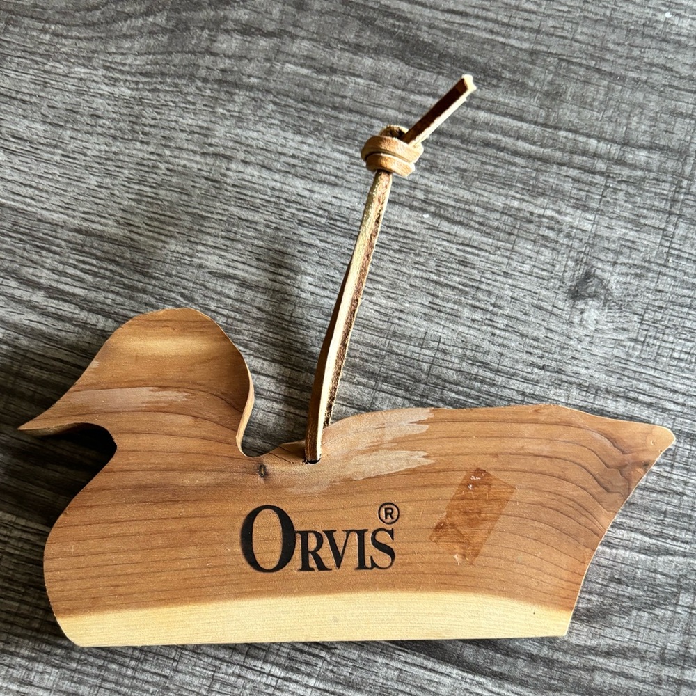 ORVIS CEDAR WOOD
DUCK ORNAMENT/DRAWER OR CLOSET HANGER